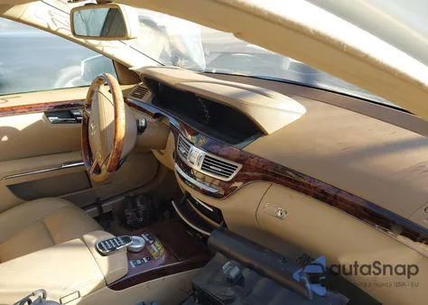 2011 Mercedes-Benz S 550 4Matic z USA, uszkodzony, nr VIN WDDNG8GB4BA377134